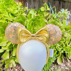 Disney Parks Minnie Mouse Hidden Mickey Gold Sequin Gold Metallic
Bow Ears New